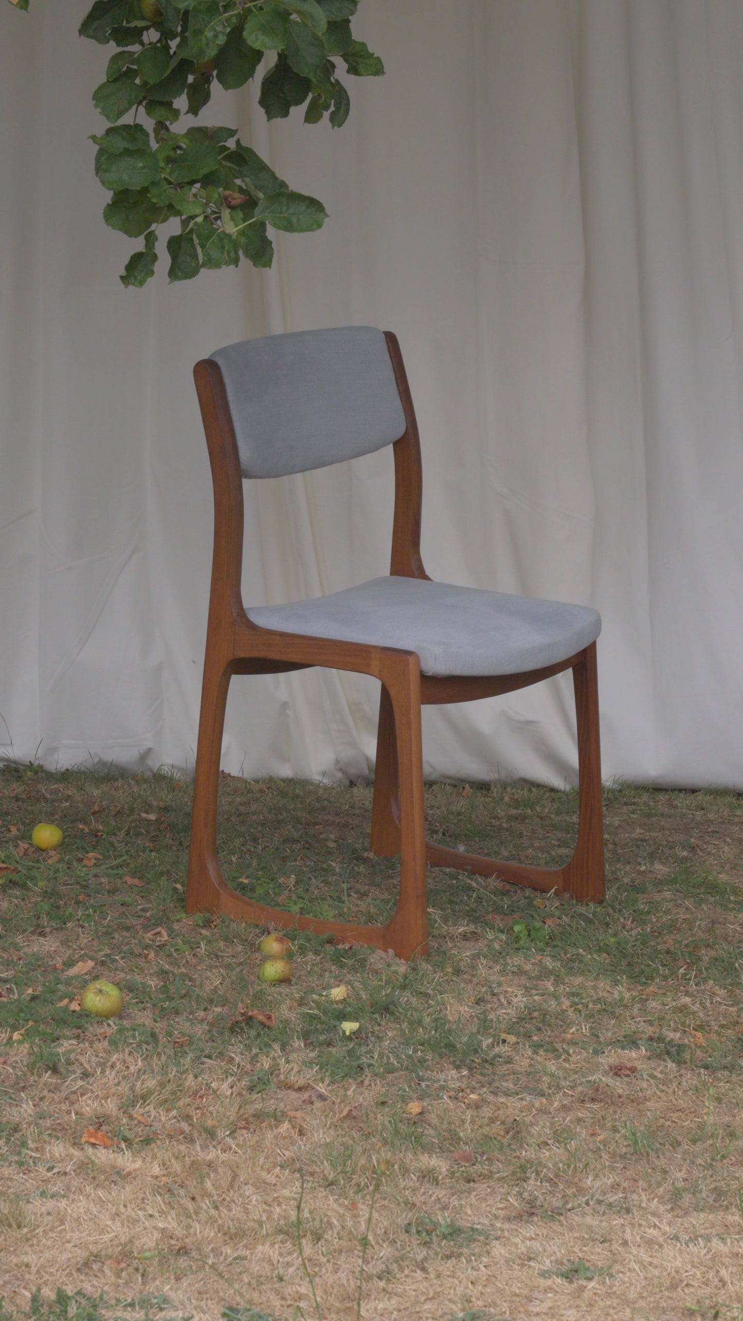 CHAISES TRAÎNEAU VINTAGE ANNÉES 60